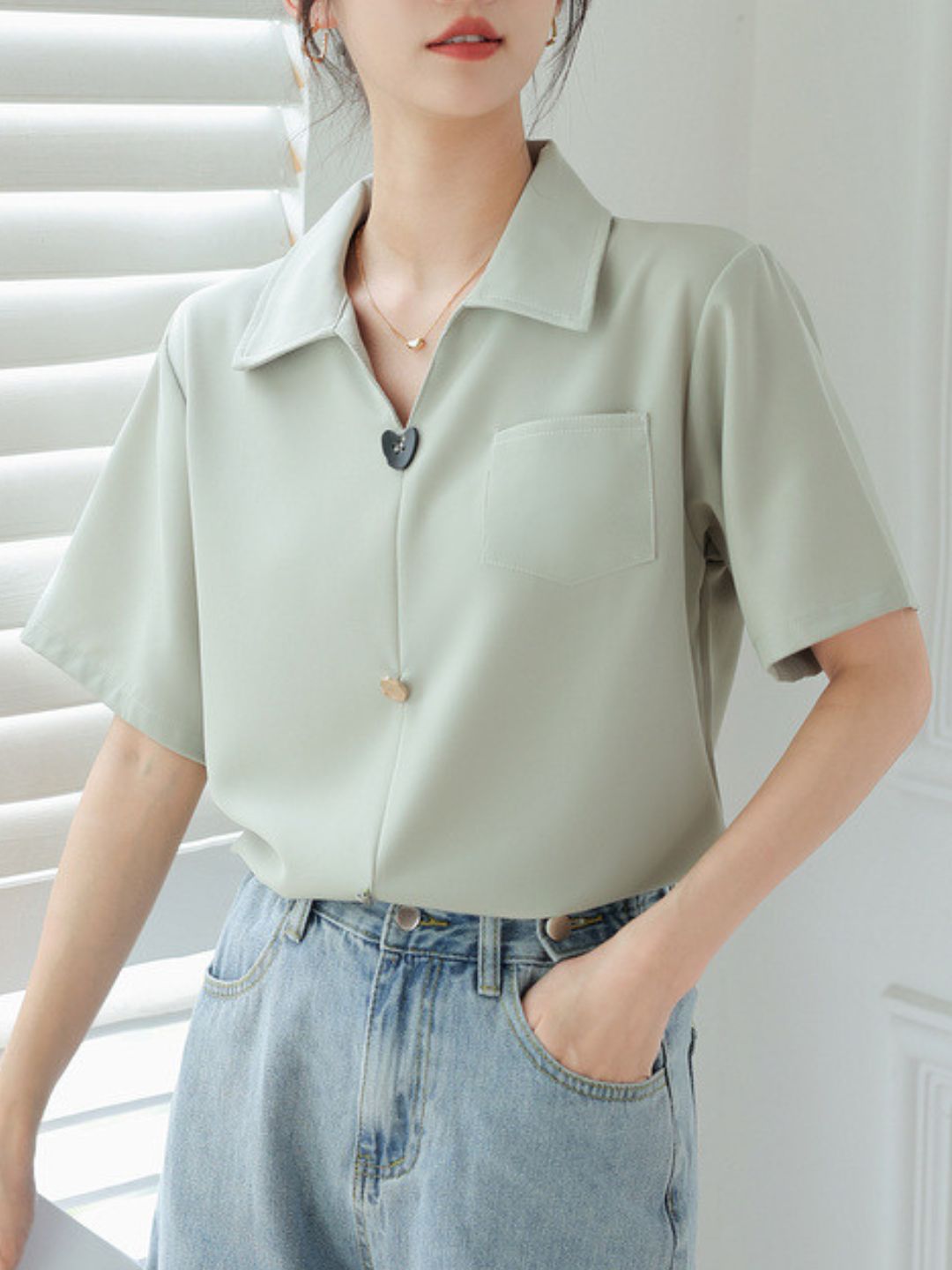 Maelis | Kurzärmlige Bluse mit V-Ausschnitt