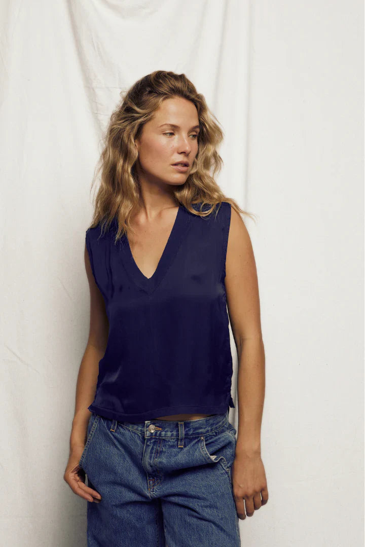 Elsinne | Satin V-Neck Bluse