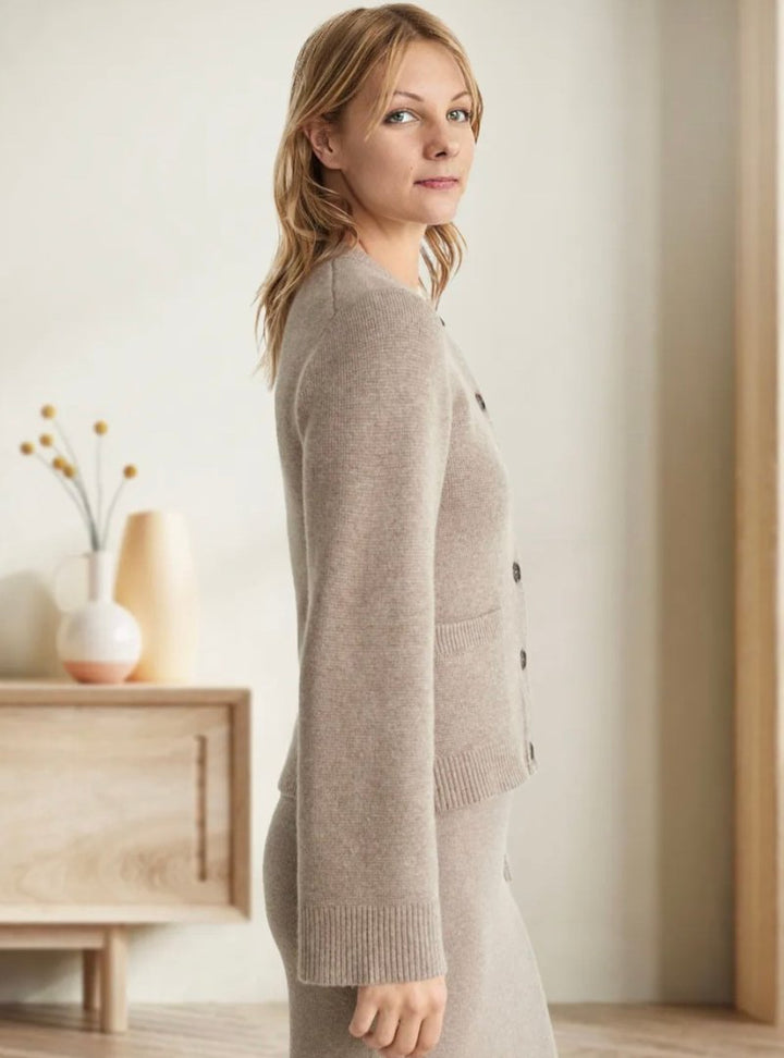 Gen | Weiche Strickjacke mit Knöpfen