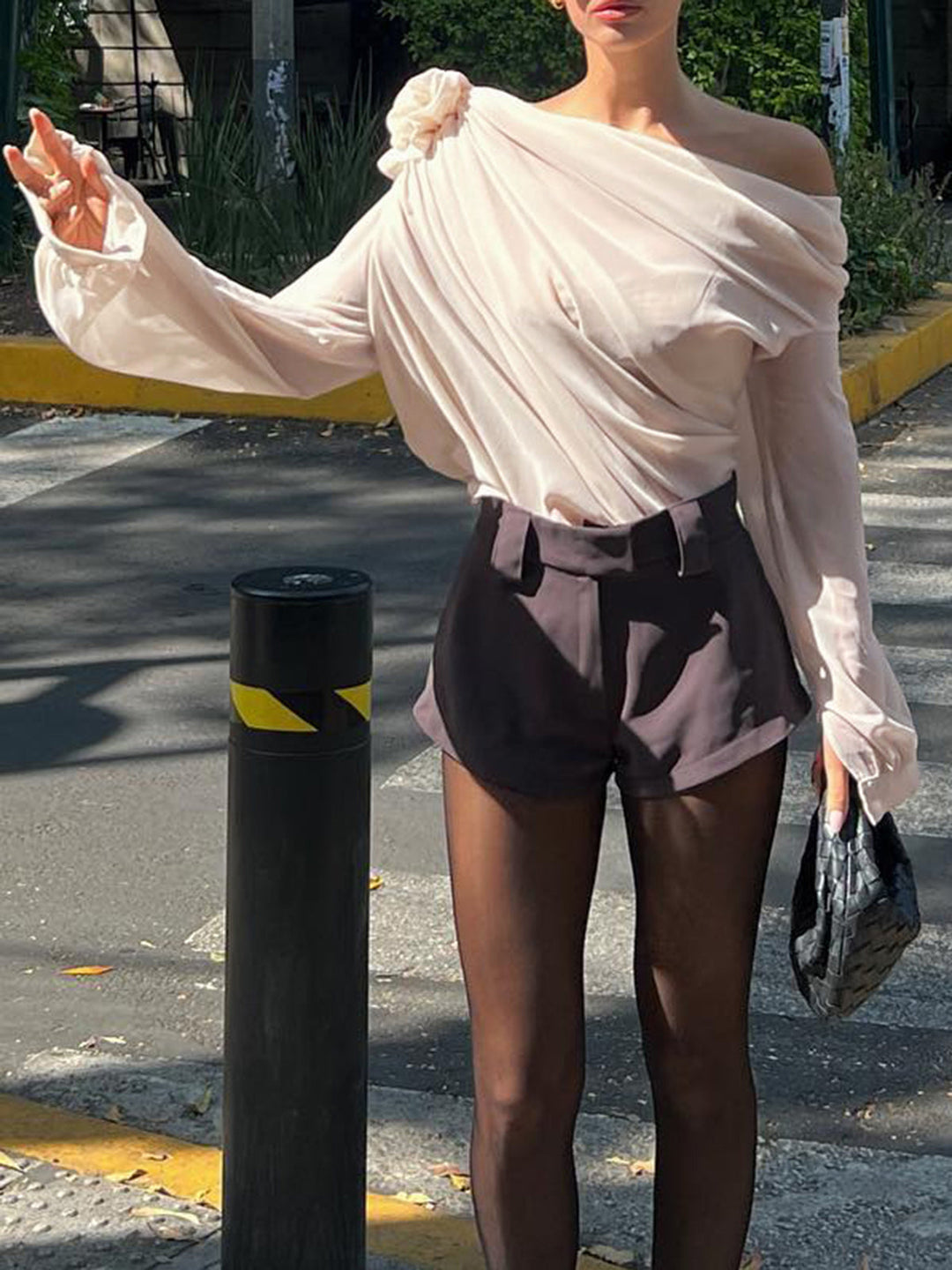 Amalina | Asymmetrische Bluse mit einer Schulter