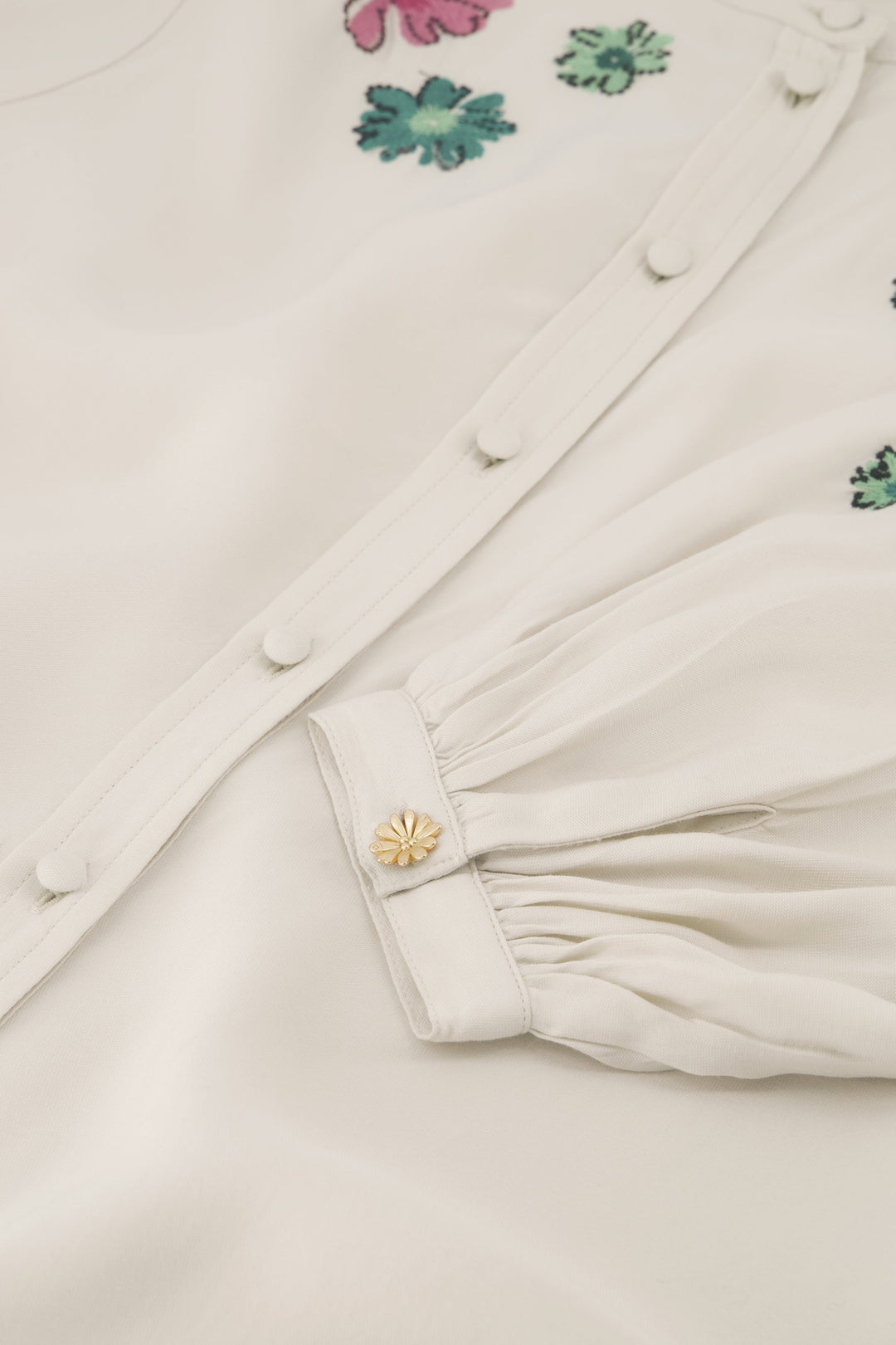 Bettina | Elegante Bluse mit Stickerei
