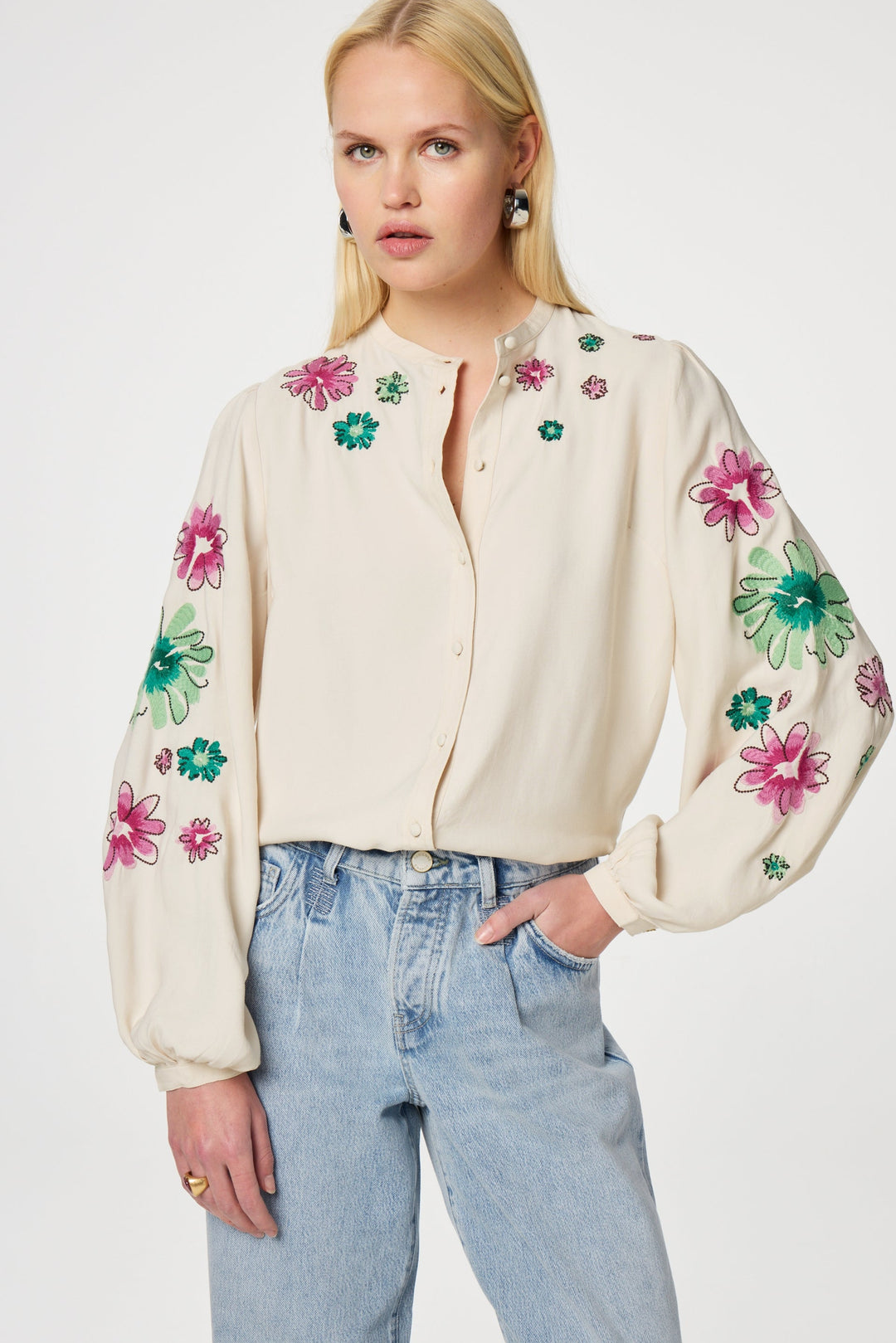 Bettina | Elegante Bluse mit Stickerei