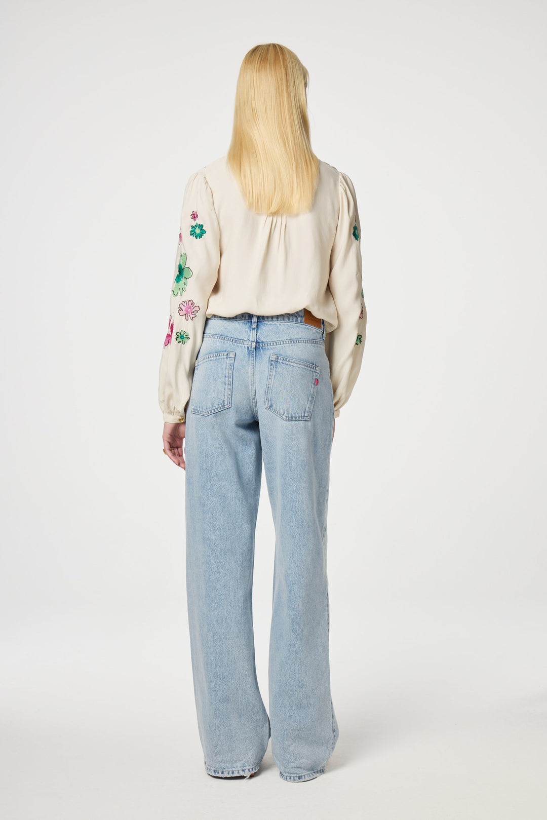 Bettina | Elegante Bluse mit Stickerei