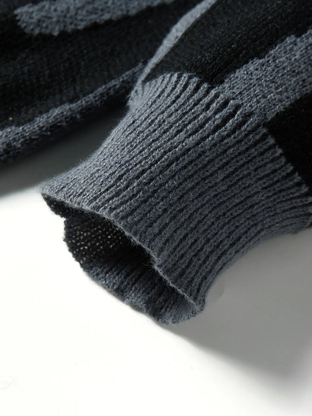 Ryszard | Elegantes Strickdesign Herrenpullover