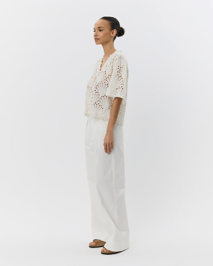 Debora | Elegante Broderie-Bluse