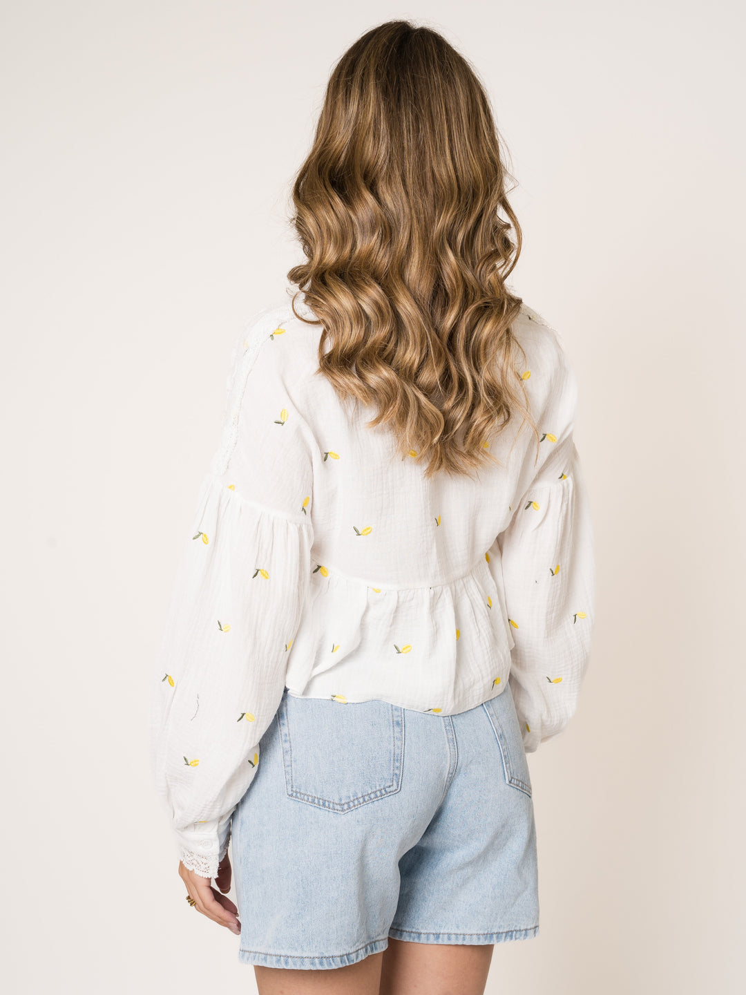 Niki | Luftige Zitronen Bluse