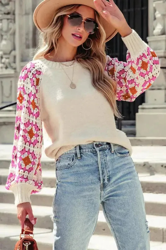 Verlin | Floraler Häkelpullover mit Trompetenärmeln