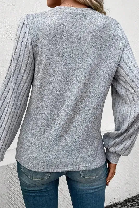 Tazira | Graues Rundhals Shirt Damen