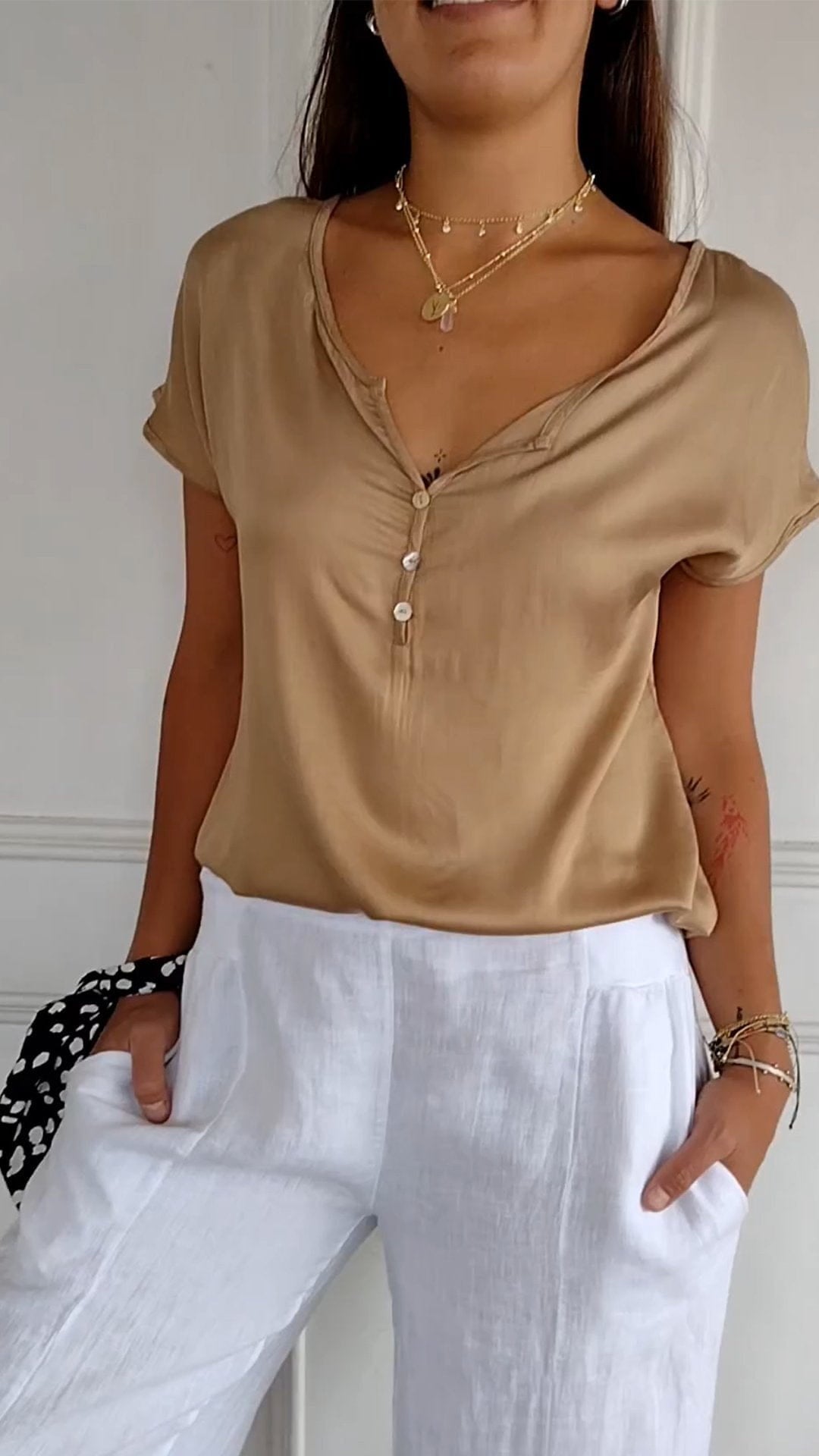 Briennea | Luftige Bluse mit knöpfen