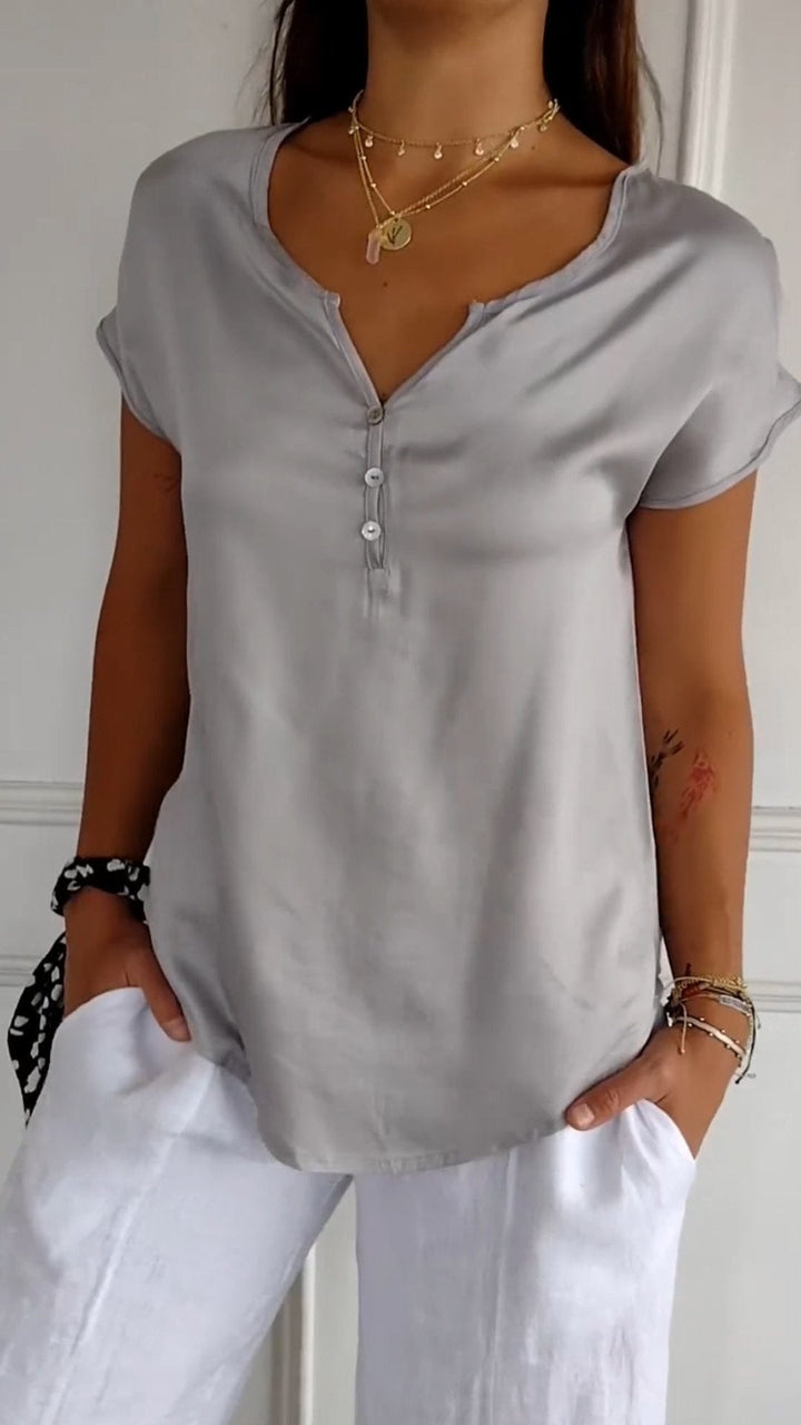 Briennea | Luftige Bluse mit knöpfen