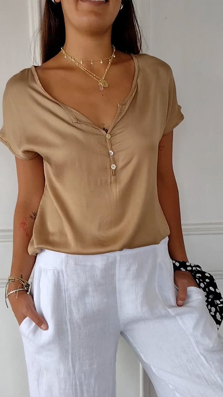 Briennea | Luftige Bluse mit knöpfen